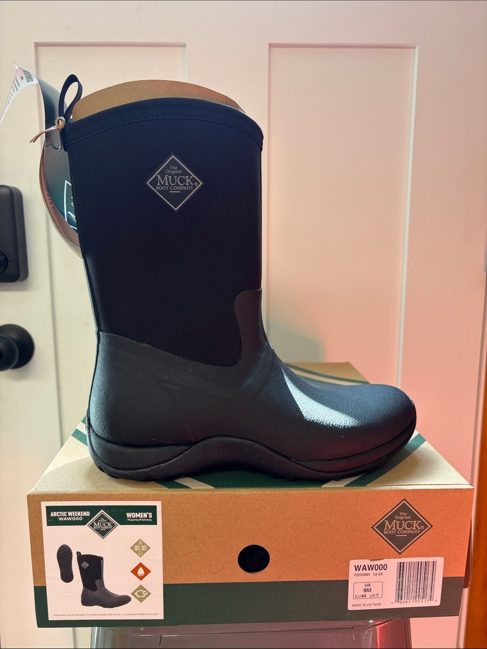Women's Muck Boot Co. Arctic Weekend Black Waterproof Mid-Calf Boot Size 9M NWT
